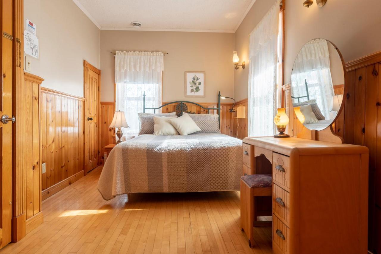 Auberge l'Intermède du lac Disraeli Extérieur photo