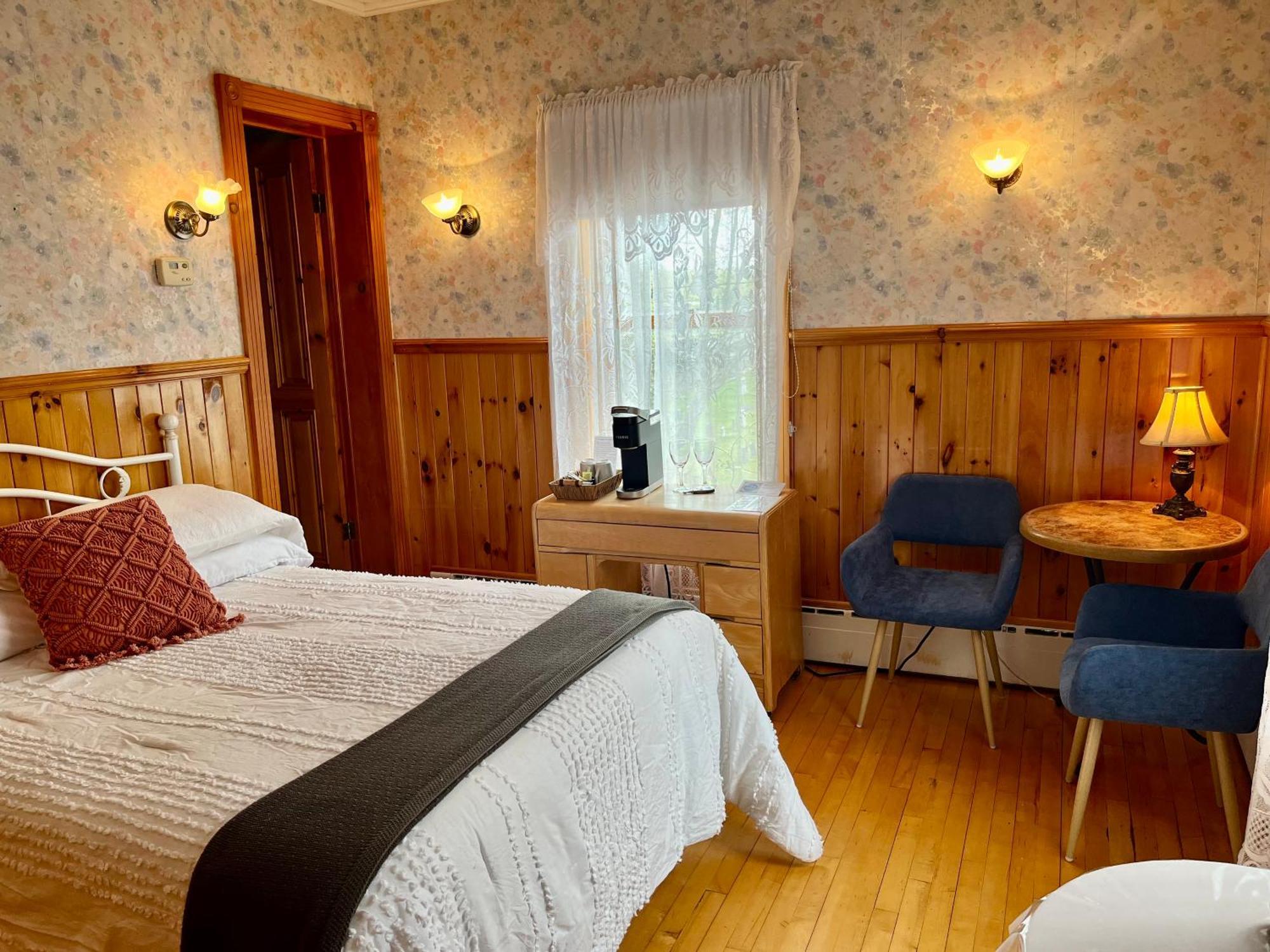 Auberge l'Intermède du lac Disraeli Extérieur photo