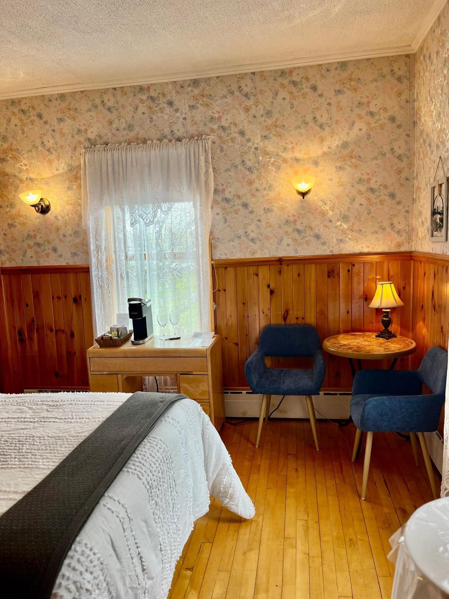 Auberge l'Intermède du lac Disraeli Extérieur photo